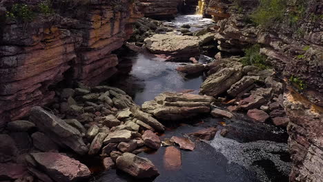View-of-a-river-from-the-top-of-the-mountain,-Chapada-Diamantina,-Bahia,-Brazil