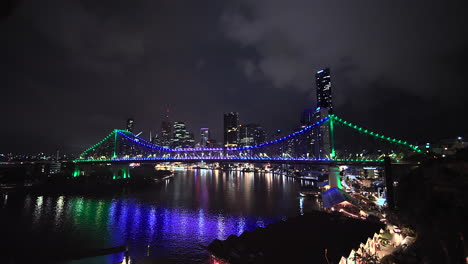 Famous-Story-Bridge-illuminated-at-night,-Brisbane,-Australia