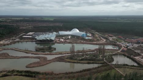 Centre-Parks-Les-Trois-Moutiers,-Département-Vienne-In-Nouvelle-Aquitaine,-Frankreich