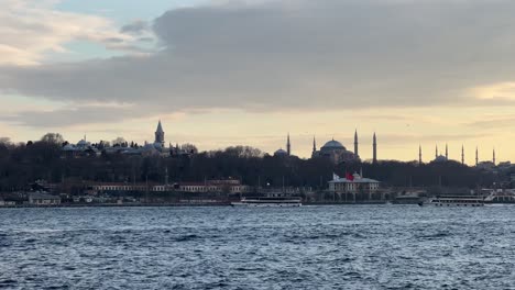 Vista-Panorámica-Del-Bósforo-De-Estambul