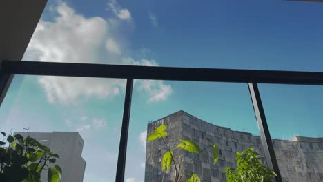 Zeitraffer-Fenster-Sao-Paulo-Schnell-Wolken