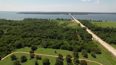 Imágenes-Aéreas-Del-Lago-Texoma-Y-El-Río-Rojo.