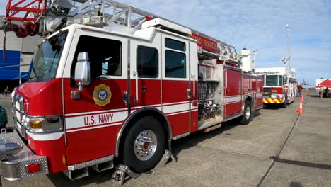 US-Navy-firetruck-out-on-display-for-a-naval-base-tour