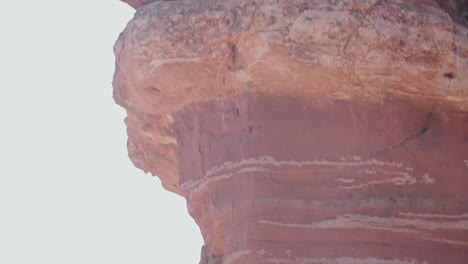 Misty-morning-view-of-the-red-rock-formations-at-Garden-of-the-Gods,-Colorado-Springs