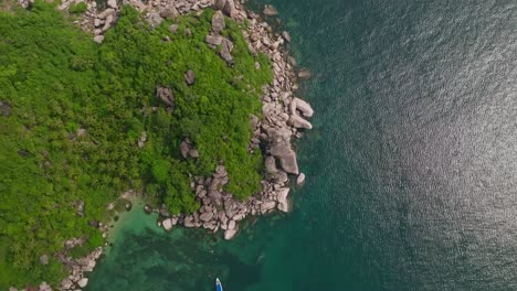 Foto-Panorámica-De-La-Costa-Y-La-Selva,-Koh-Tao,-Tailandia.