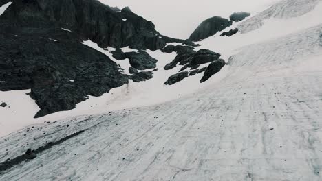 Snowscape-On-Glaciar-Vinciguerra-Trekking-In-Ushuaia,-Tierra-del-Fuego-Province,-Argentina