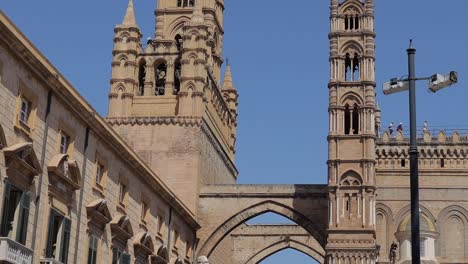 Aufschlussreicher-Blick-Auf-Die-Kathedrale-Von-Palermo,-Italien
