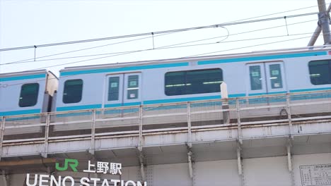 Ciudad-De-Tokio-En-Japón,-Estación-De-Metro,-Tren-Bala