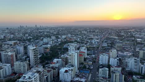 Stadtbild-Von-Santo-Domingo-Bei-Sonnenaufgang