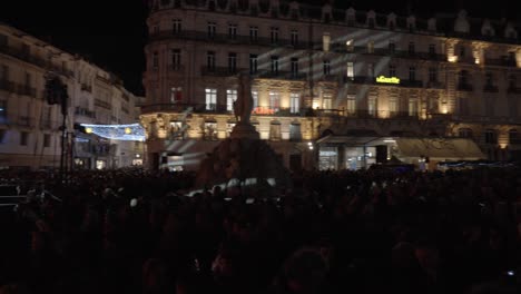 Lebhafte-Szene-Am-Place-De-La-Comédie-In-Montpellier-Während-Des-Kostenlosen-Transittages