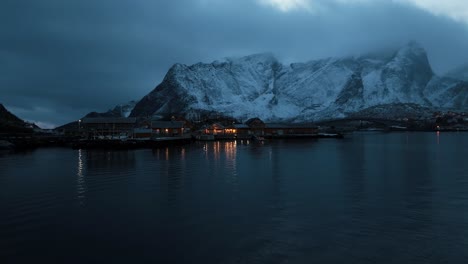 Luftaufnahme-Der-Lofoten-Inseln,-Wunderschöne-Landschaft-Im-Winter