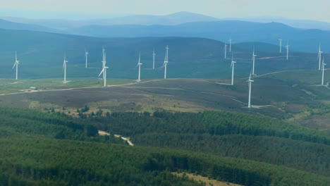 A-large-wind-farm,-flying-past-with-the-view-from-an-aircraft