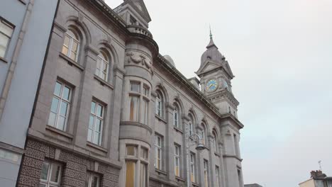 Mercer's-Medical-Centre-Facade-In-The-City-Centre-Of-Dublin,-Ireland