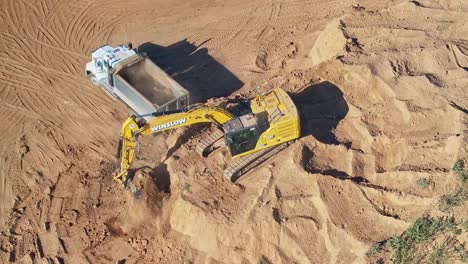 Yarrawonga,-Victoria,-Australia---8-March-2024:-Earthmoving-equipment-at-a-new-development-project-in-Silverwoods-Estate-in-Yarrawonga