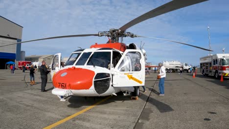 US-Navy-helicopter-used-for-rescue-missions