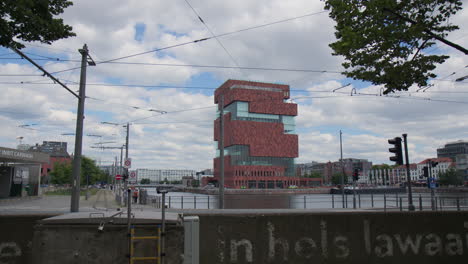 Museum-aan-de-Stroom-In-River-Scheldt,-Antwerp,-Belgium