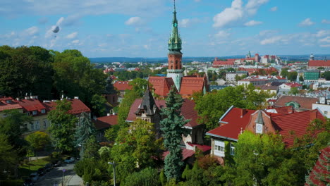 Vista-Aérea-Del-Distrito-De-Podgorze-En-Cracovia,-Polonia.