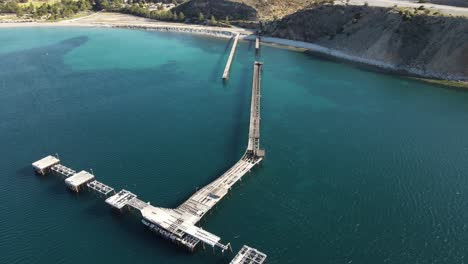 Un-Embarcadero-Ruinoso-Y-Sin-Uso-En-Rapid-Bay,-Australia-Del-Sur