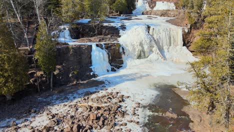 Beautiful-waterfall-in-winter-weather-of-Noth-Minnesota