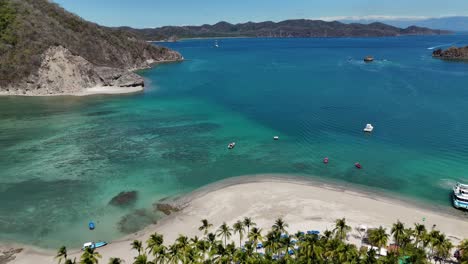 Isla-Tortuga-tropical-island-Costa-Rica-Central-America-palms-trees-ocean-and-beach