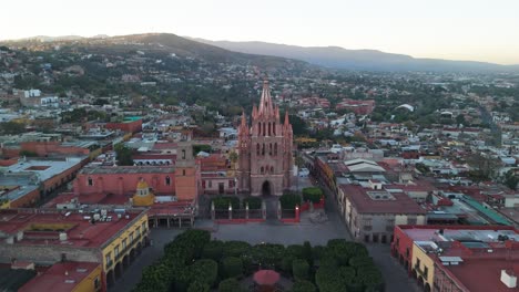 Aerial-view-at-sunrise-of-San-Miguel-de-Allende-town-square-gardens