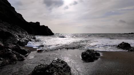 gentle-waves-on-beach-early-morning-on-a-spring-morning