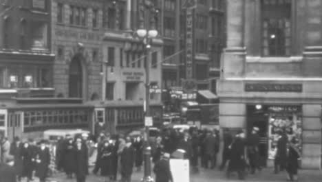 Verkehr-Und-Fußgänger-Auf-Einer-Belebten-Straße-In-New-York-City-In-Den-1930er-Jahren