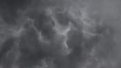 Blick-Auf-Gewitterwolken,-Zeitraffer-4k