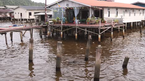 Pfahlbauten-Auf-Dem-Fluss-In-Den-Schwimmenden-Dörfern-Von-Kampong-Ayer-In-Bandar-Seri-Bagawan-In-Brunei-Darussalam