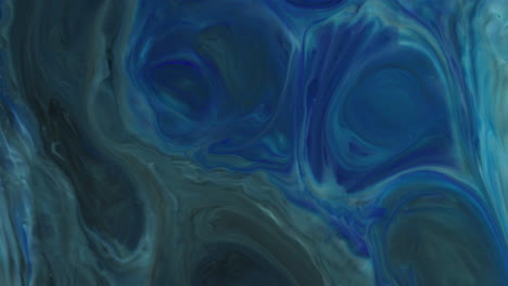 Blau-Und-Weiß-Fließen-In-Die-Mittenrichtung