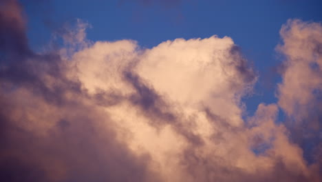 Timelapse-De-Nubes-Al-Atardecer