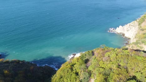 Beeindruckendes-Erhaltenes-Hügelgebiet-In-Santa-Marta,-Magdalena,-Kolumbien