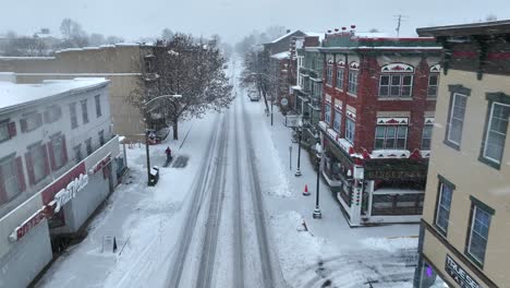 Kleinstadt-USA-Bei-Starkem-Schneefall