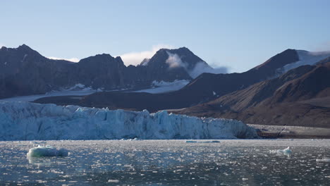 Glaciar-14-De-Julio,-Svalbard,-Noruega