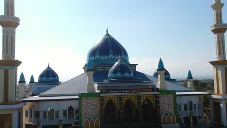 Aerial-of-the-Islamic-Center-Dato-Tiro-Bulukumba-mosque-and-school-for-Islamic-education-in-South-Sulawesi,-Indonesia