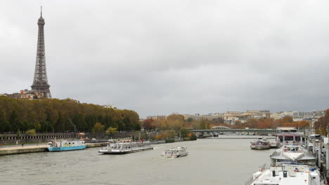 Blick-Auf-Die-Seine-An-Einem-Bewölkten-Tag