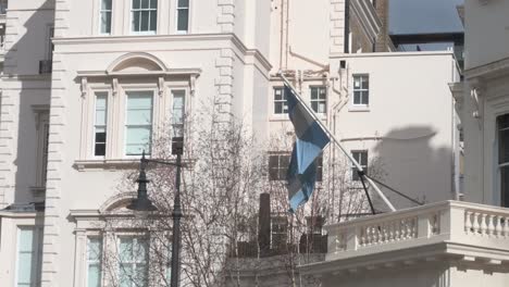 Flagge-Aus-Argentinien,-Belgravia,-London,-Großbritannien