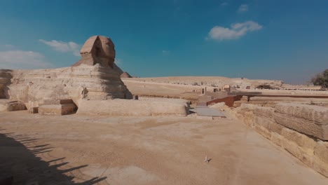 Paisaje-épico-De-La-Esfinge-Del-Antiguo-Egipto-En-Un-Día-Soleado