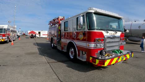 US-Navy-firetruck-out-on-display-for-civilians
