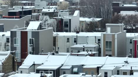 Casas-Adosadas-En-La-Ciudad-Americana-Con-Nieve.