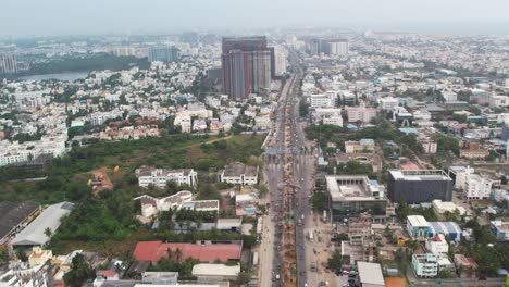 Drohnenaufnahmen-Der-Stadt-Chennai-In-Der-Nähe-Des-World-Trade-Center-Gebäudes