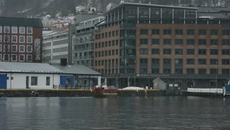 Beffen-Geht-Zum-Dock-In-Bergen