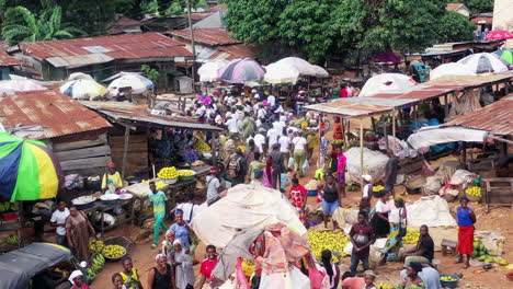 NYSC-Jugendmarsch-Und-Feier-Zur-Eröffnung-Eines-Bauernmarkts-In-Makurdi,-Nigeria