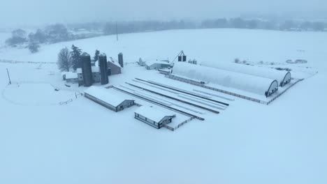 Campos-De-Cultivo-Cubiertos-De-Nieve-En-Estados-Unidos-Después-De-La-Tormenta-De-Nieve