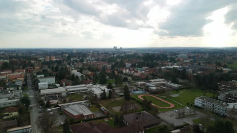 Luftaufnahme-Der-Stadt-Vimercate,-Gemeinde-In-Der-Provinz-Monza-In-Italien