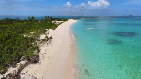 Vista-Aérea-Panorámica-De-La-Isla-Rosa