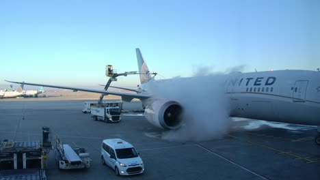 Preflight-De-Icing-Procedure,-Winter-Operations-at-the-Airport-SLOMO