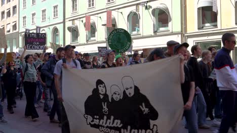 Demonstranten-Marschieren-Bei-Der-Umweltkundgebung-„Fridays-For-Future“-In-Schweden