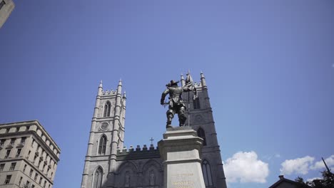 monument-in-memory-of-Paul-Chomedey-de-Maisonneuve,-founder-of-Montreal,-Quebec-Canada-,-square-of-the-Old-Montreal-quarter