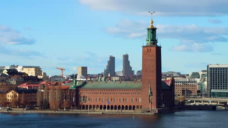 Stockholm-City-Hall-and-surrounding-skyline-in-spring-of-2021,-Sweden